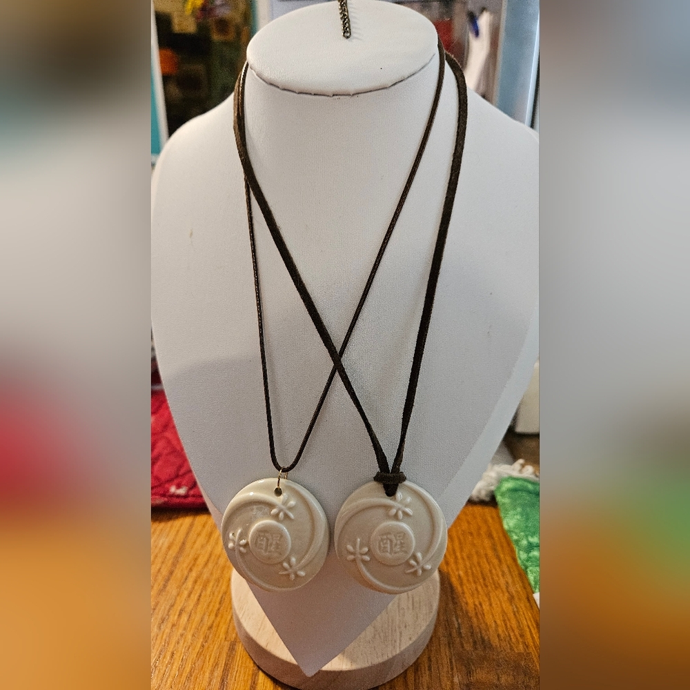 Carved White Ceramic Pendant Necklace Choose One With Which Chain You Want - Picture 16 of 16